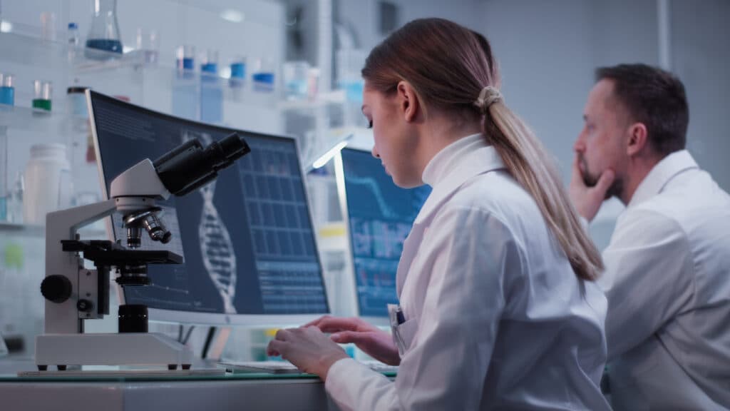 Echipă medicală Helixomic — genetică medicală pentru diagnostic, prevenție și longevitate
