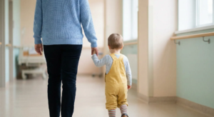 intarziere-dezvoltare-copil-cauze-genetice